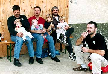 Jrgen, Sven, Winfried + Pavel mit Kindern